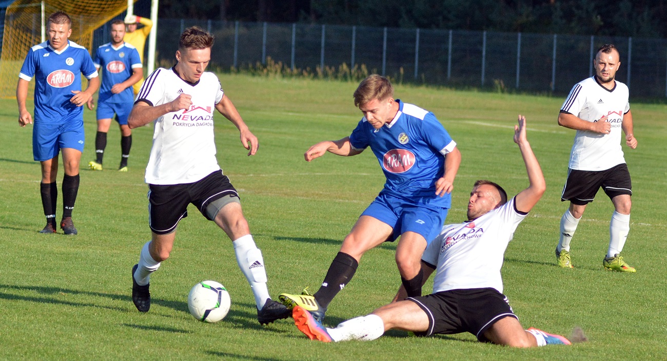 Korona Majdan Królewski - LKS Głowaczowa 1:3 [ZDJĘCIA] - Zdjęcie główne