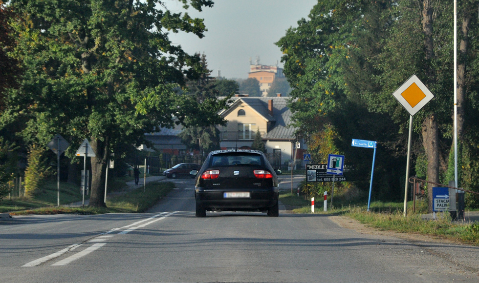 Będą utrudnienia. Nowy asfalt położą na jednej z głównych ulic w mieście  - Zdjęcie główne