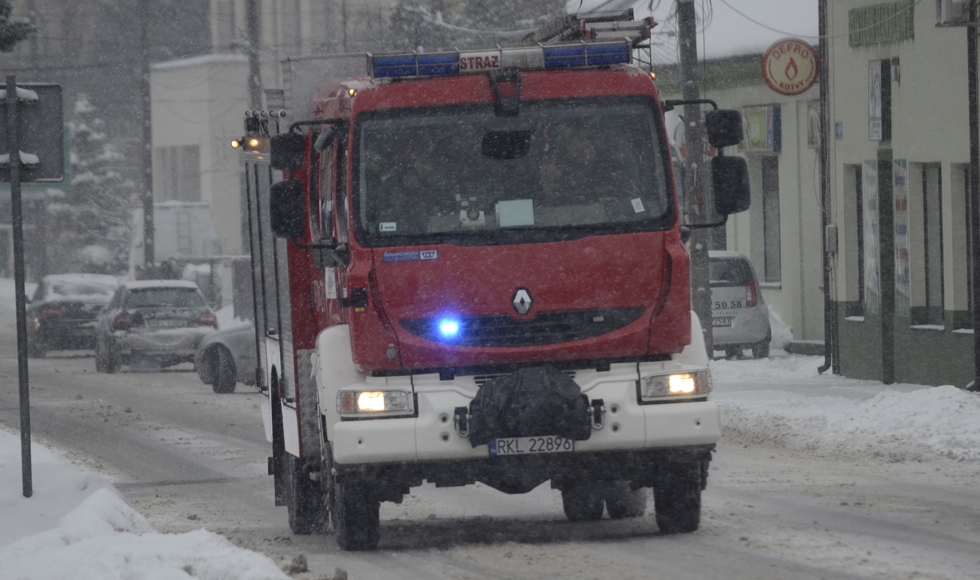 Strażacy ruszyli na pomoc. Poprosili ich o to ratownicy  - Zdjęcie główne