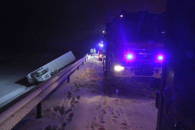 Wypadek. Krajowa dziewiątka zablokowana. Objazdy przez Majdan Królewski  - Zdjęcie główne