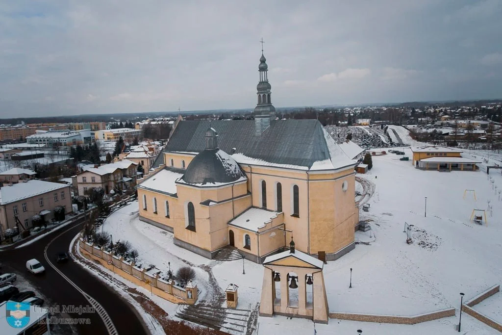 Zimowe ujęcia zaśnieżonej Kolbuszowej z lotu ptaka [ZDJĘCIA] - Zdjęcie główne