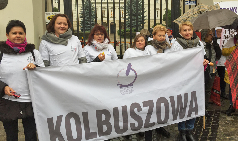 Osiem pracownic kolbuszowskiego laboratorium analitycznego protestowało w Warszawie  - Zdjęcie główne