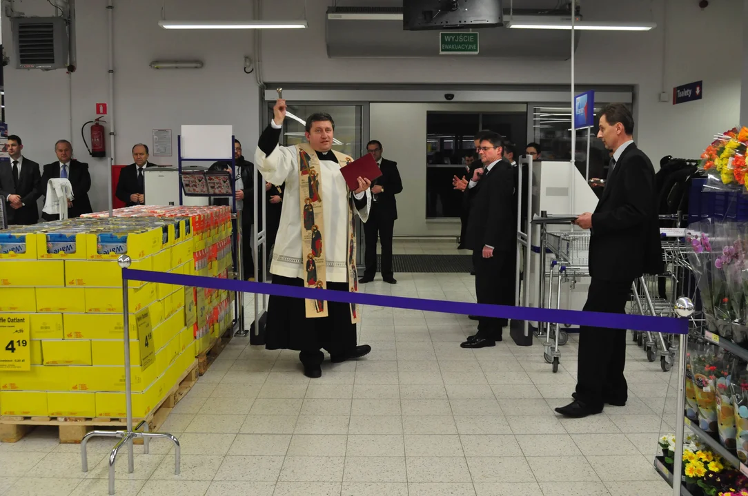Otwarcie Tesco w Kolbuszowej - styczeń 2012.