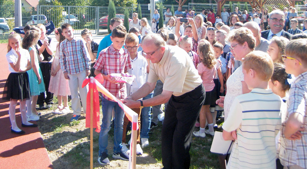 Podstawówka po remoncie - Zdjęcie główne