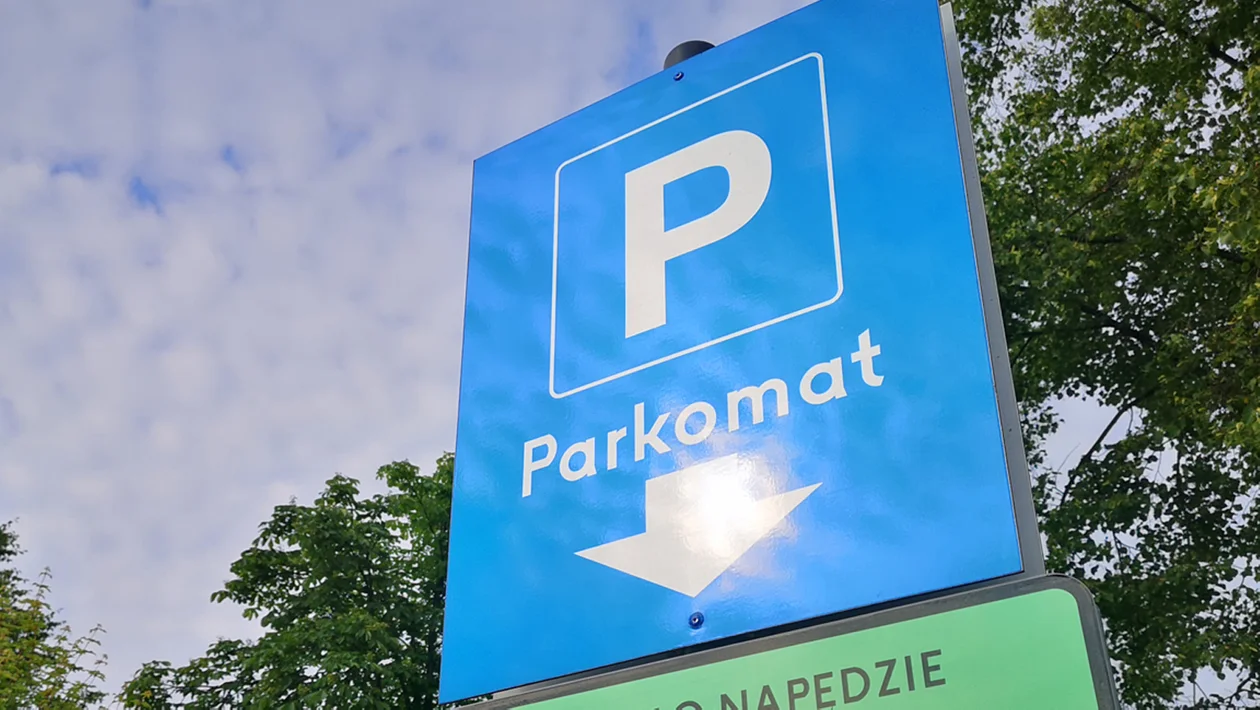 Auta elektryczne mogą parkować za darmo w płatnej strefie parkowania w Kolbuszowej - Zdjęcie główne