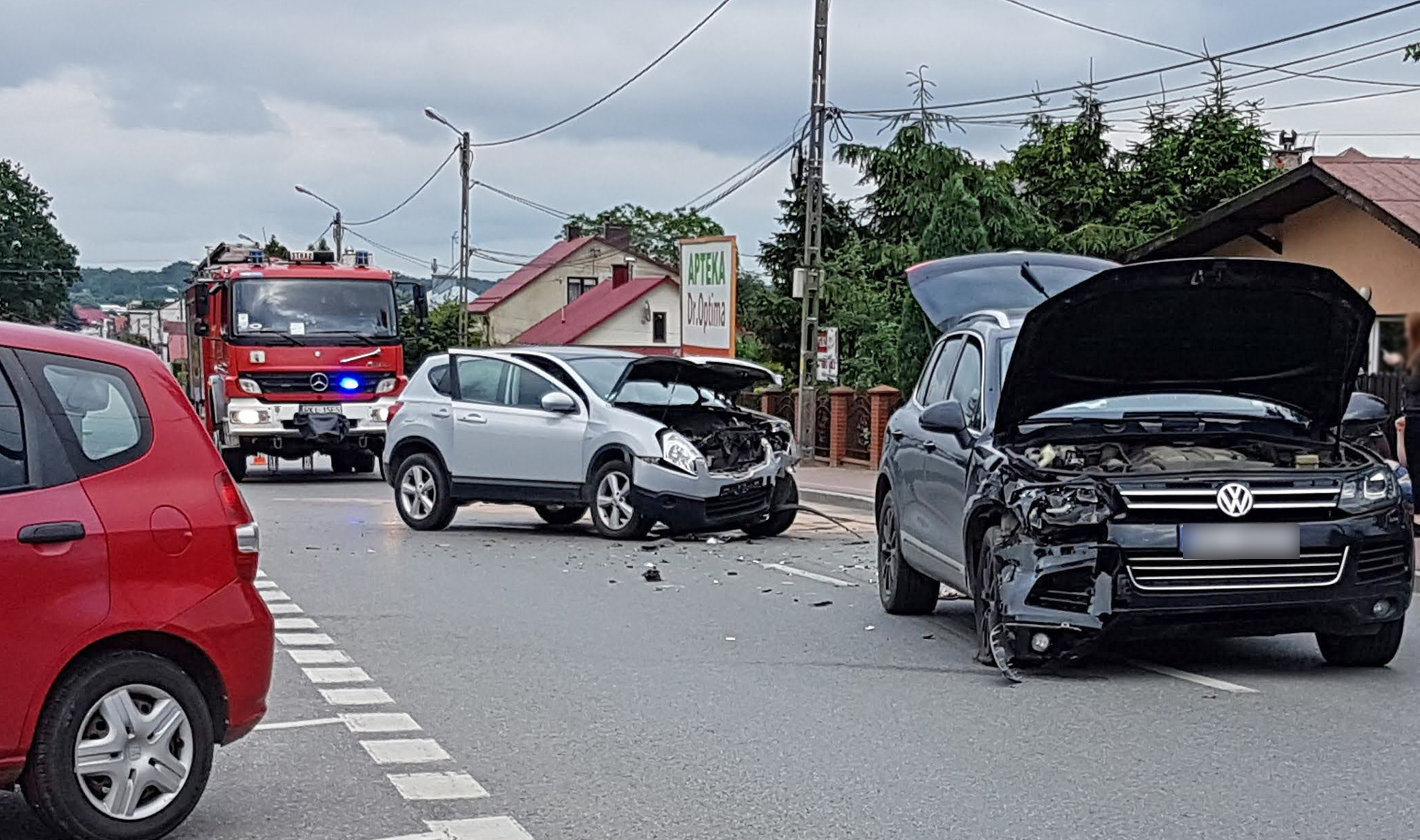 Wypadek na ul. Obrońców Pokoju. Pasażerowie w szpitalu  - Zdjęcie główne