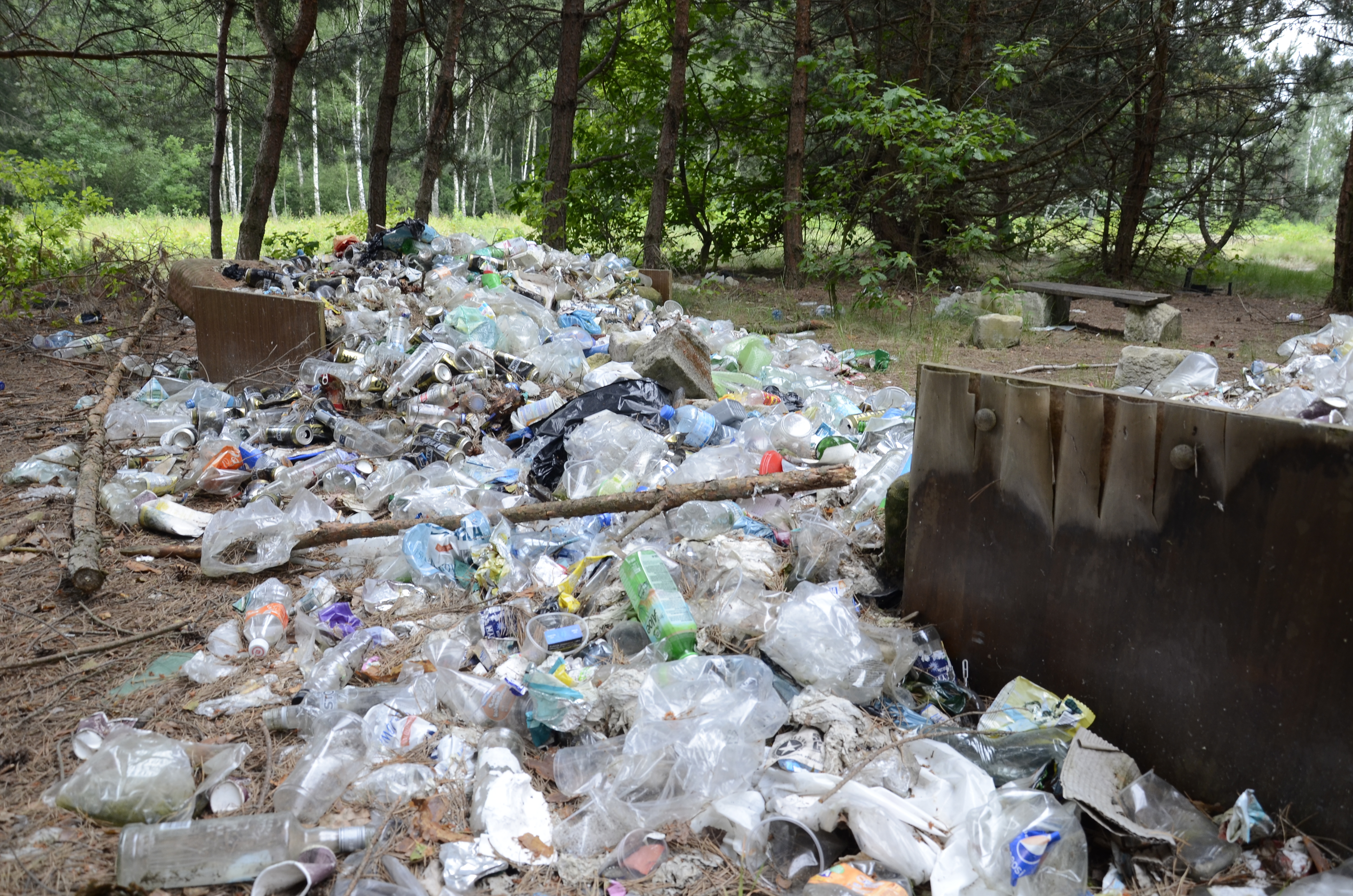 GMINA KOLBUSZOWA. Znajdą nas po śmieciach - Zdjęcie główne