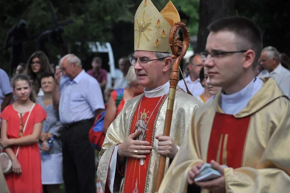 Jan Wątroba i inni biskupi apelują o pomoc uchodźcom z Ukrainy  - Zdjęcie główne
