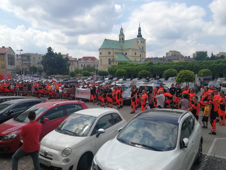 W proteście w Rzeszowie wzięli również udział ratownicy z Kolbuszowej.