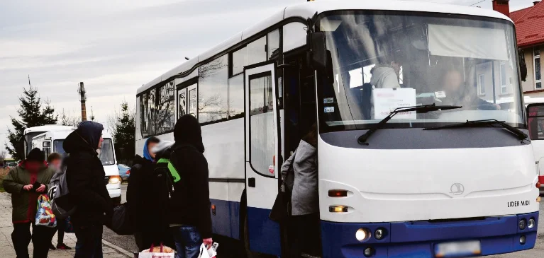 Do lekarza z Woli Raniżowskiej do Kolbuszowej pojechał traktorem. Część kursów do Rzeszowa także zlikwidowana - Zdjęcie główne