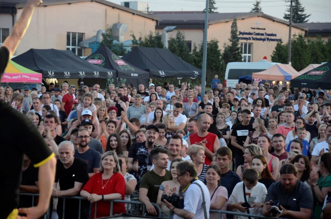 Mieszkańcy nie chcą disco polo na Dniach Kolbuszowej. Mimo to bawiły się do niego tłumy [ZDJĘCIA] - Zdjęcie główne