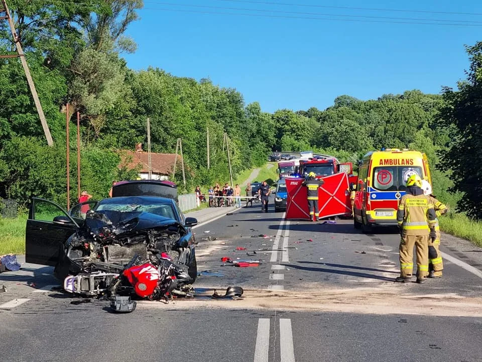 Tragiczny wypadek w Skołyszynie. Nie żyje motocyklista! [ZDJĘCIA] - Zdjęcie główne