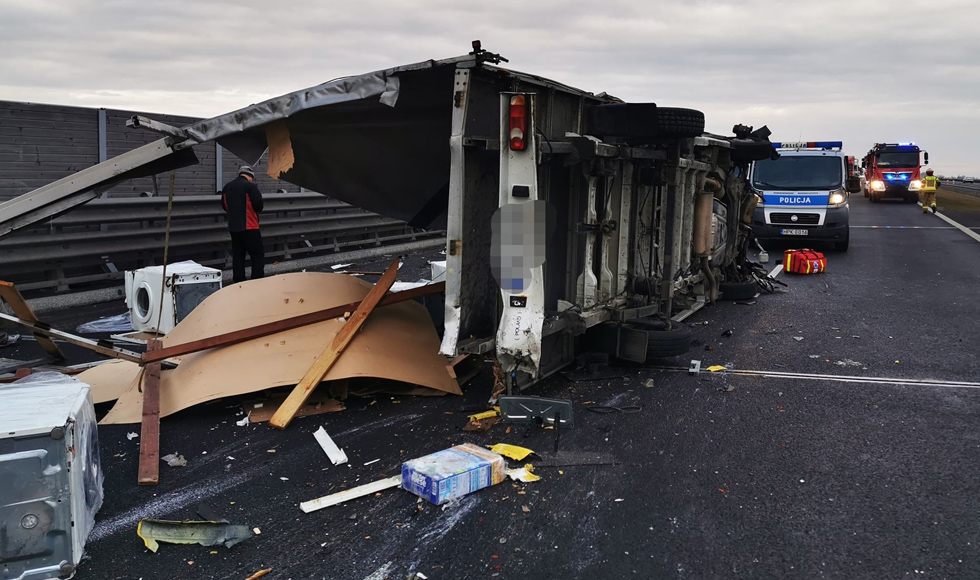 Z PODKARPACIA. Roztrzaskany bus na autostradzie A4 [FOTO] - Zdjęcie główne