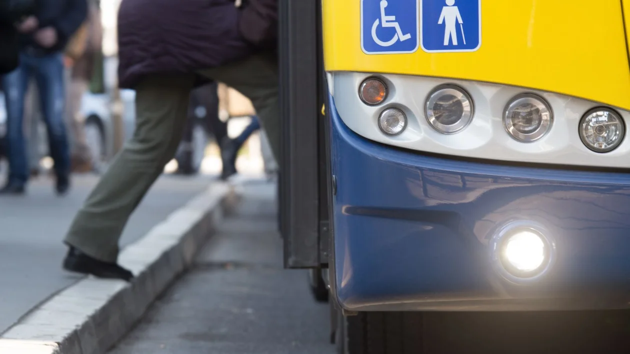 Gmina Majdan Królewski kupi nowy autobus. Skorzystają niepełnosprawni oraz dzieci. Ruszył przetarg - Zdjęcie główne