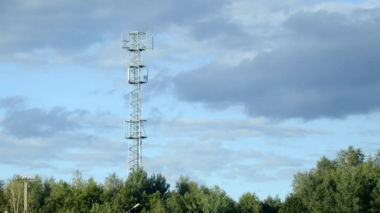 Sieć Play chce postawić maszty telefonii komórkowe w Cmolasie i Trzęsówce. Część mieszkańców mówi NIE - Zdjęcie główne