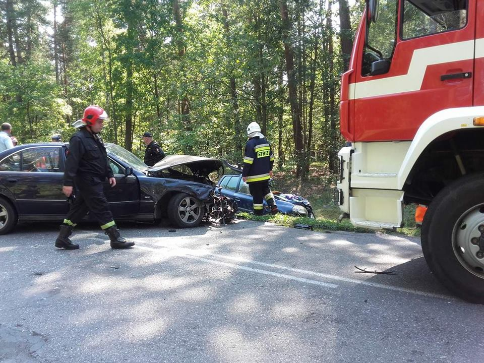 Cztery osoby ranne w Zielonce. Droga wojewódzka jest zablokowana  - Zdjęcie główne