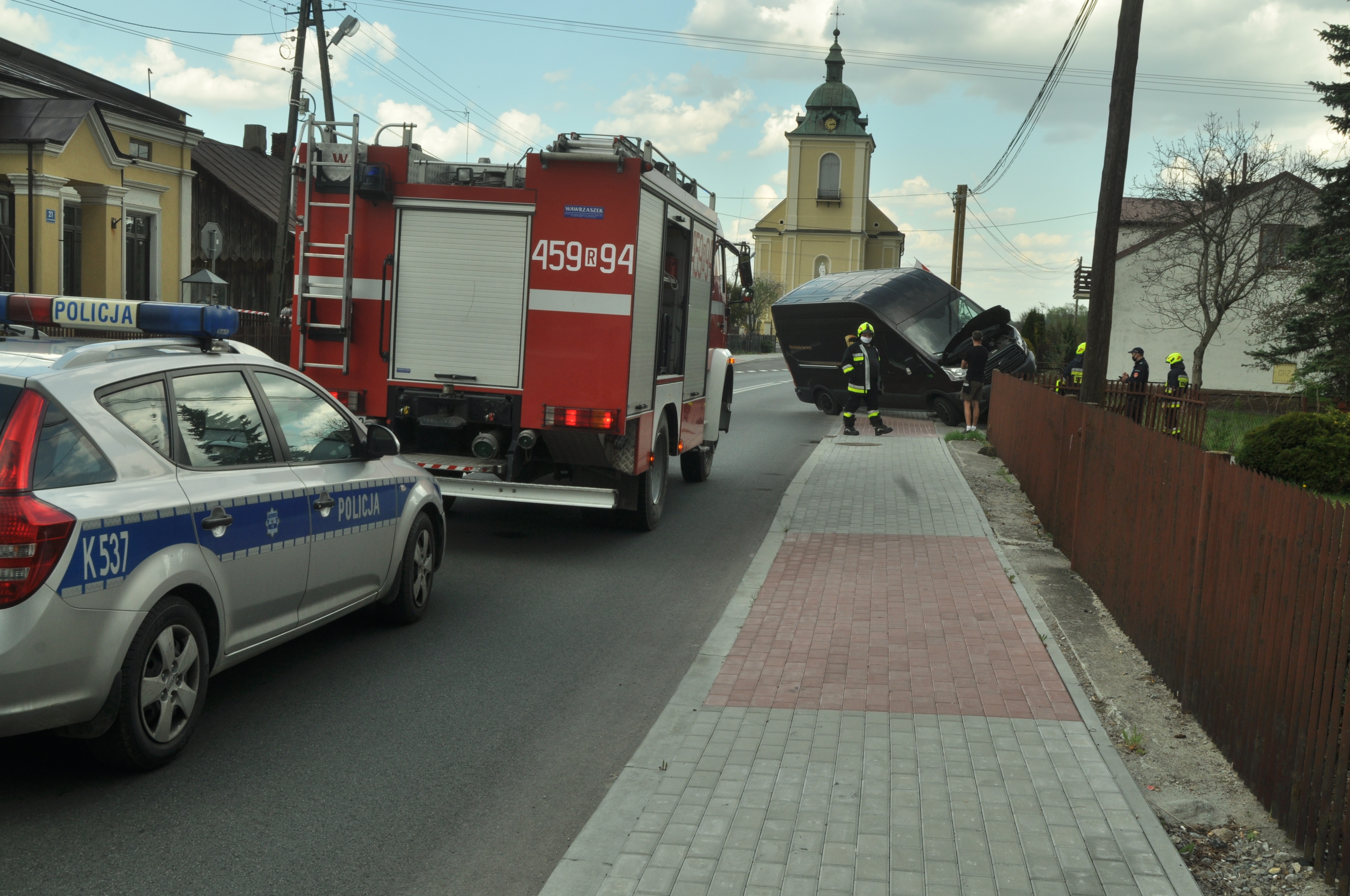 Kolizja busa i osobówki w Raniżowie  - Zdjęcie główne