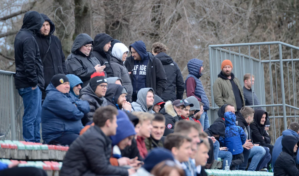 Kibice na meczu Kolbuszowianki z Sokołem Kolbuszowa Dolna [ZDJĘCIA] - Zdjęcie główne