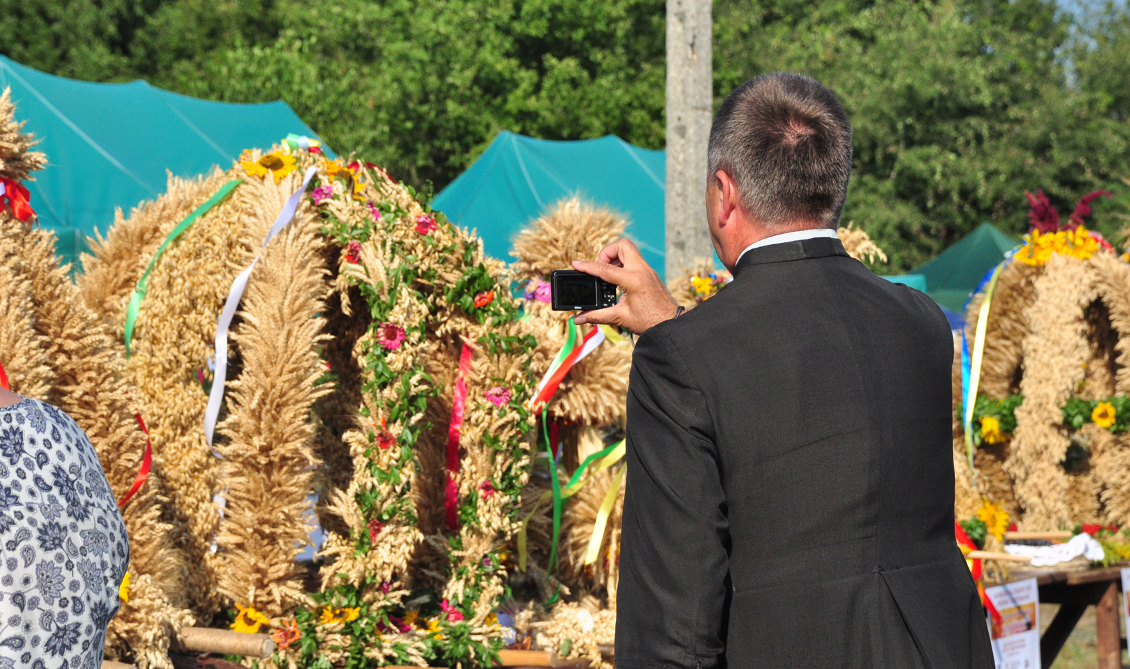 Takie wieńce przygotowano na dożynki w Hucie Przedborskiej [FOTO] - Zdjęcie główne