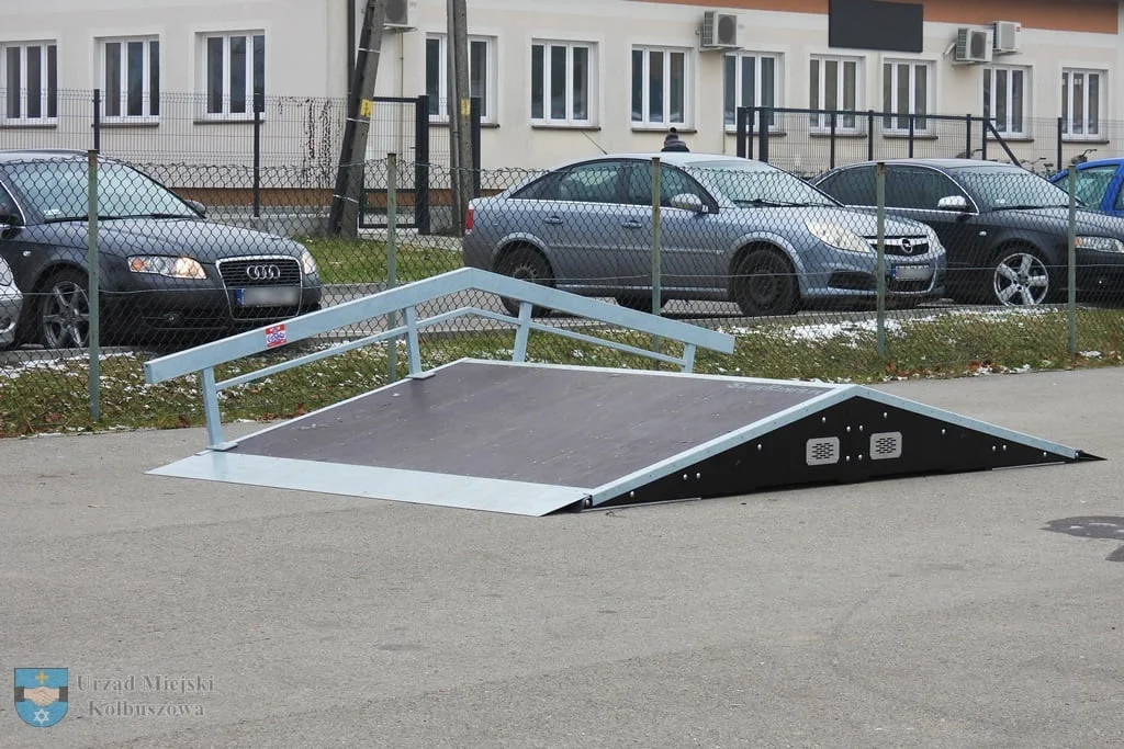 Skatepark w Kolbuszowej z nowymi urządzeniami za ponad 80 tys. złotych [ZDJĘCIA] - Zdjęcie główne