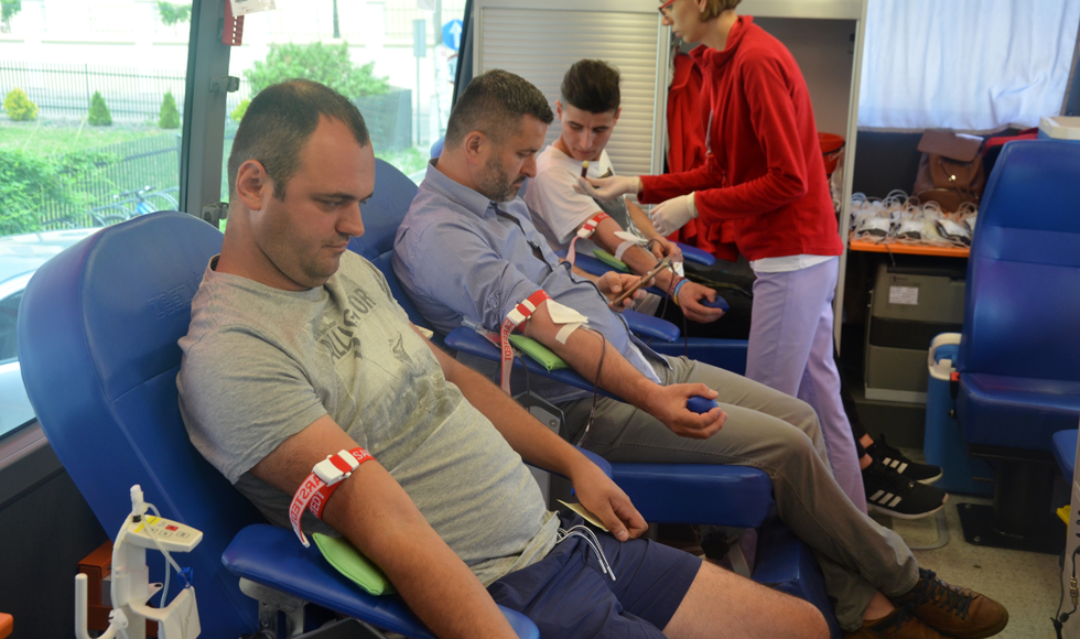 Ponad 30 osób oddało krew podczas akcji przeprowadzonej w Raniżowie. Krwiobus wróci we wrześniu - Zdjęcie główne