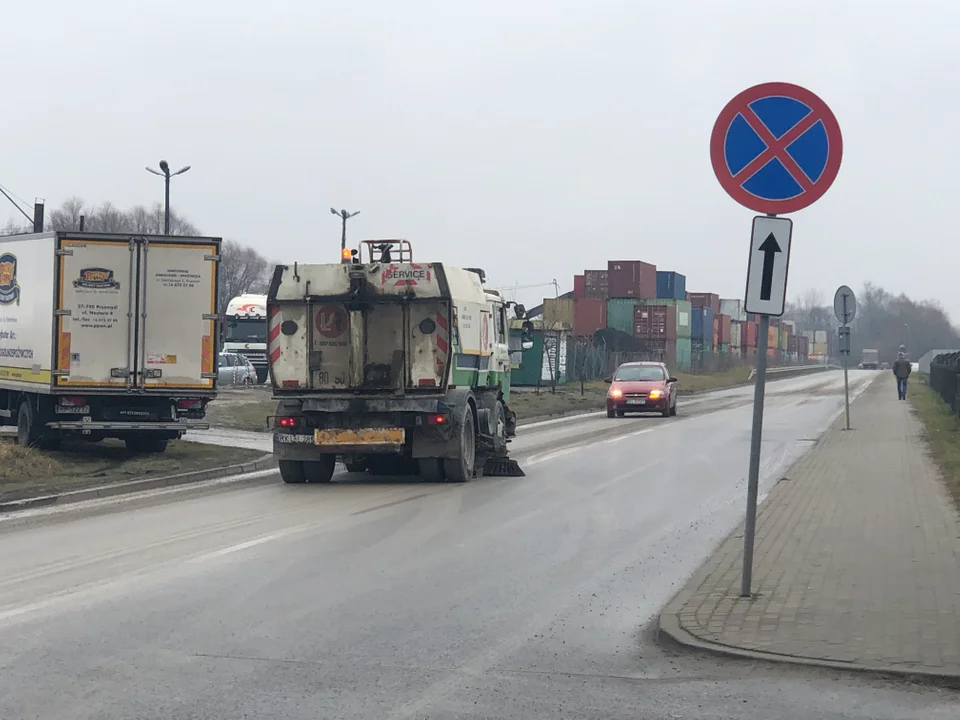 Mieszkańcy z ul. Ruczki w Kolbuszowej nie chcą takich sąsiadów. Radny bierze sprawy w swoje ręce - Zdjęcie główne