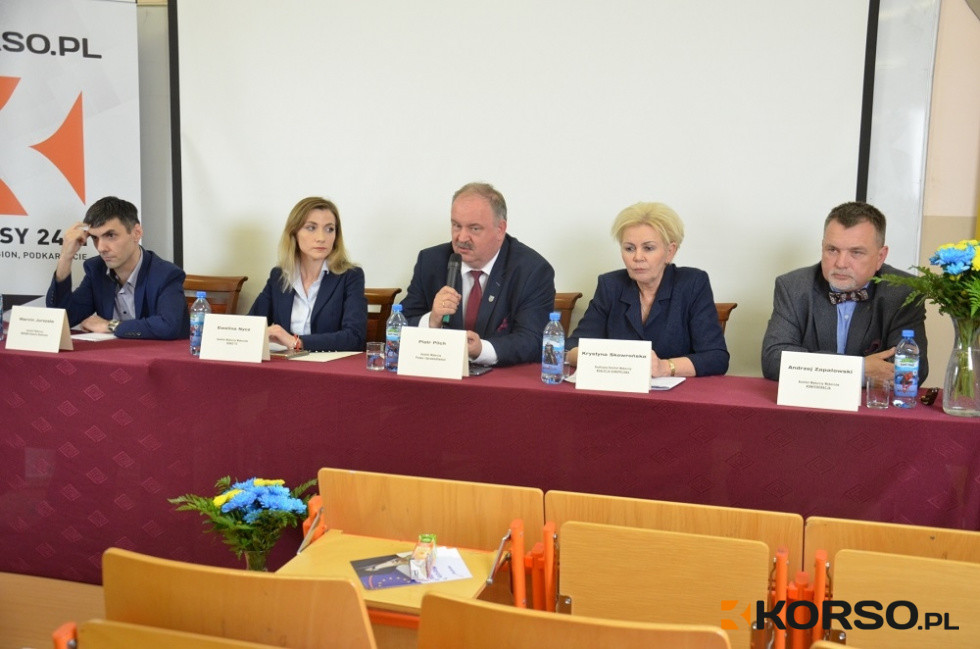 Debata europejska AWR Korso w Mielcu. Kandydaci do PE przekonywali do swojego programu [FOTO, VIDEO] - Zdjęcie główne