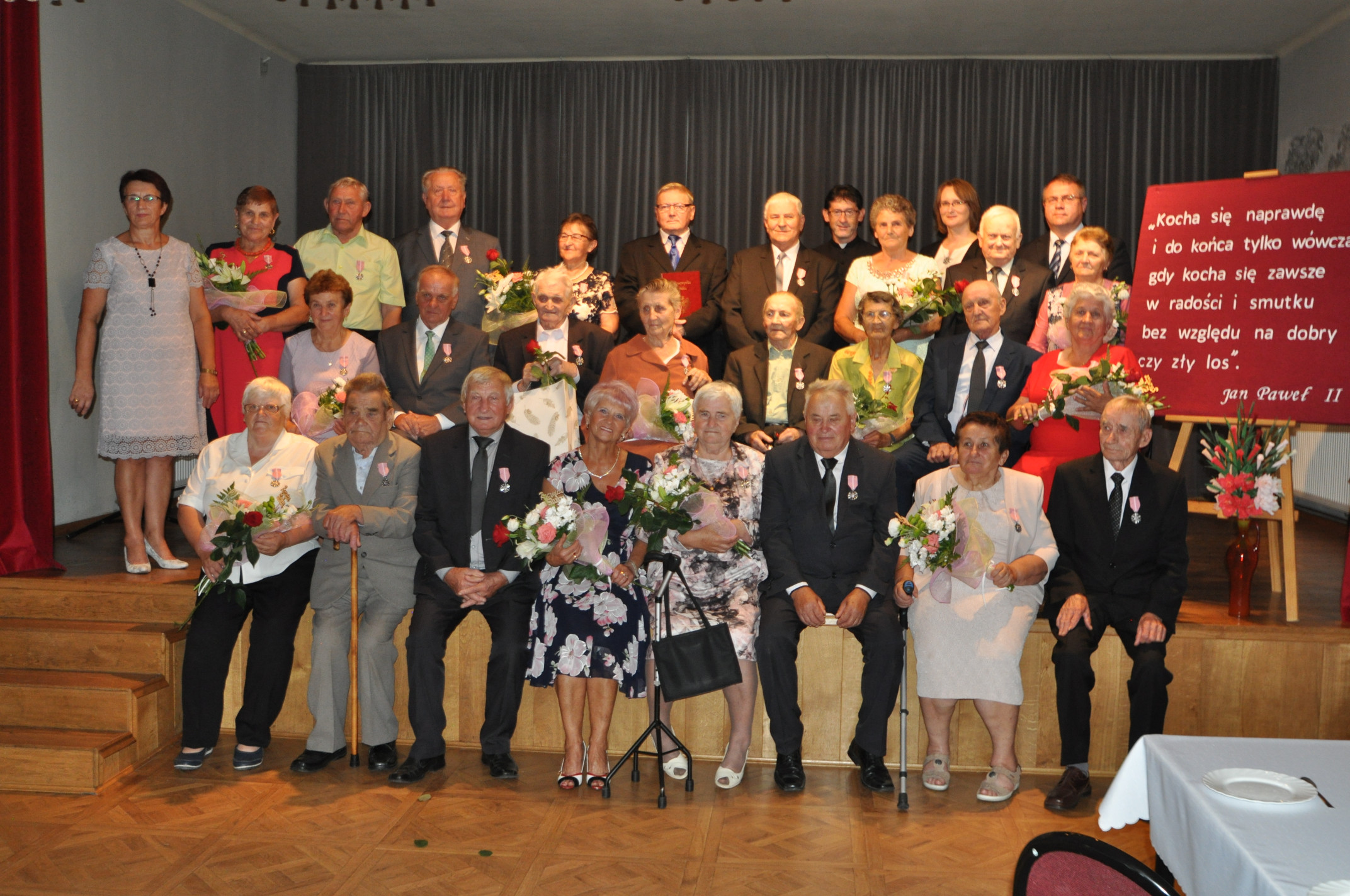 Gmina Niwiska. Dwanaście par z gminy Niwiska otrzymało odznaczenia za długoletnie pożycie małżeńskie [GALERIA ZDJĘĆ] - Zdjęcie główne