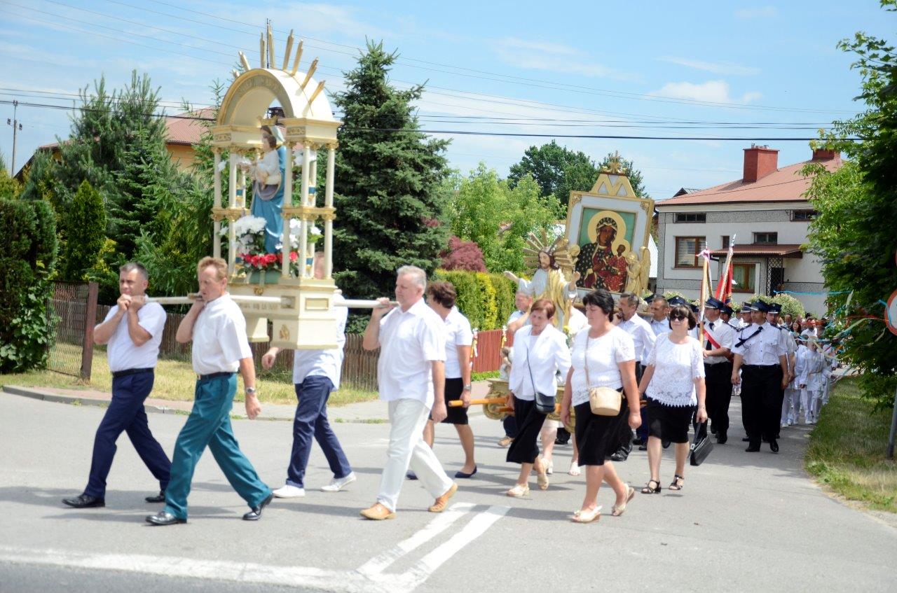 Boże Ciało - procesja parafian z Cmolasu [ZDJĘCIA] - Zdjęcie główne