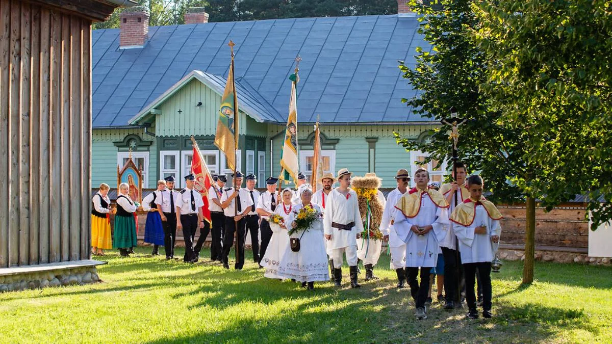 Święto Matki Boskiej Zielnej w skansenie w Kolbuszowej - Zdjęcie główne