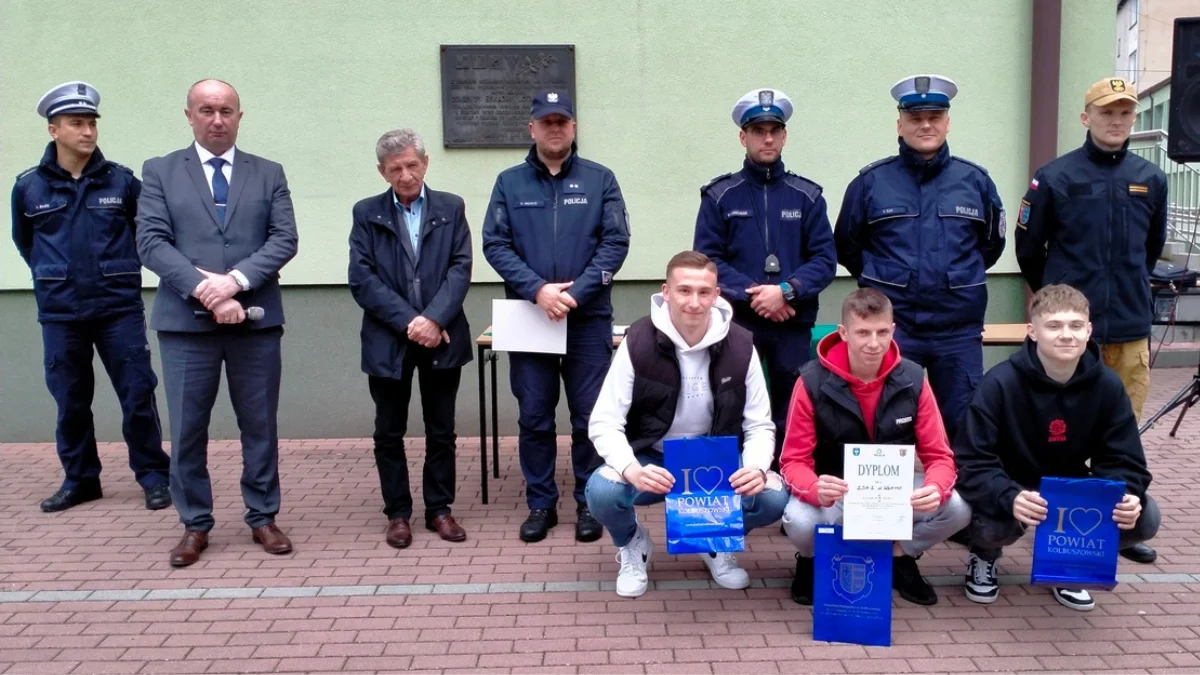 Turniej bezpieczeństwa ruchu drogowego w Weryni. Rywalizowało ze sobą 11 drużyn ze szkół w powiecie [ZDJĘCIA] - Zdjęcie główne