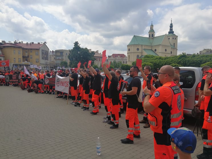 W proteście w Rzeszowie wzięli również udział ratownicy z Kolbuszowej.