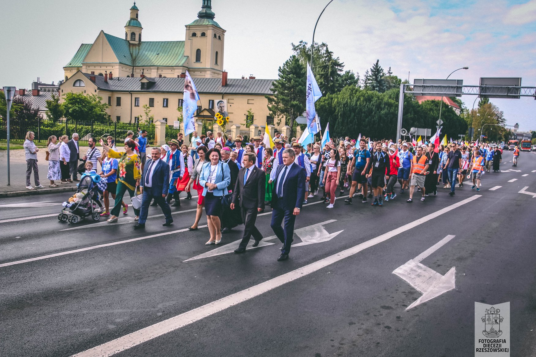 Pielgrzymi z Kolbuszowej idą do Częstochowy |WIDEO| - Zdjęcie główne