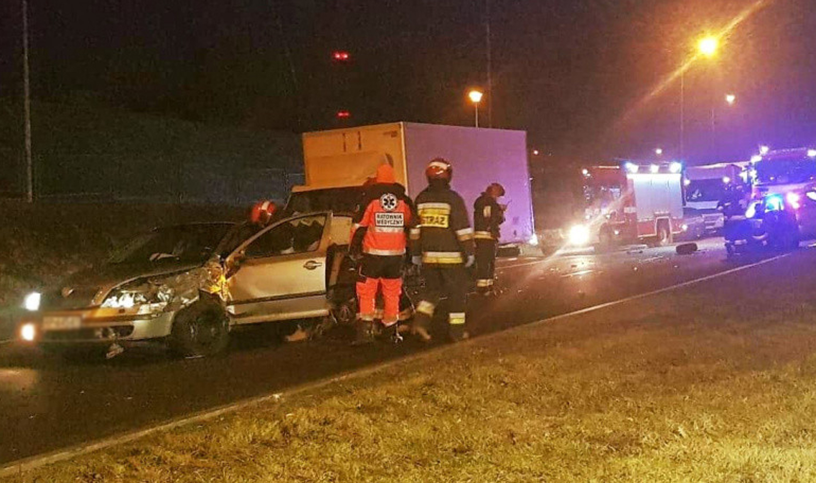 Z PODKARPACIA. Wieźli pacjenta do szpitala. Byli świadkami wypadku  - Zdjęcie główne