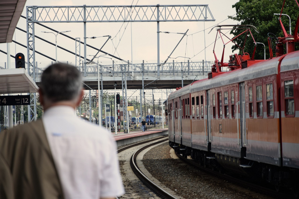 Z PODKARPACIA. Pociąg relacji Przemyśl-Szczecin śmiertelnie potrącił starszego mężczyznę - Zdjęcie główne