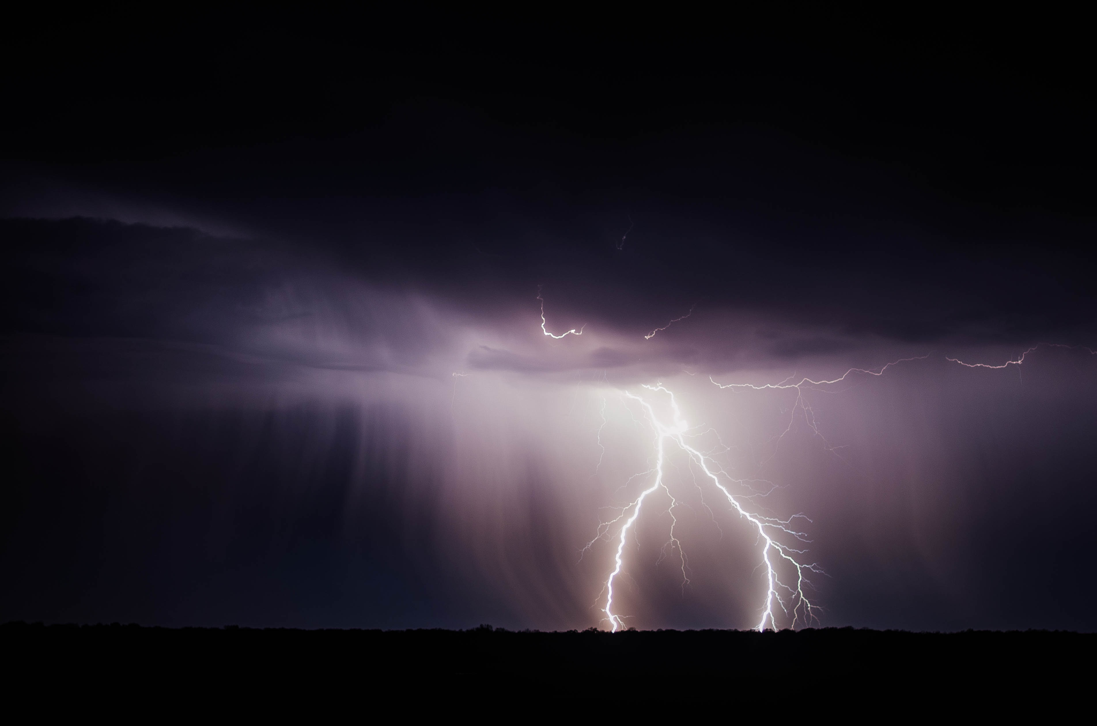 Burze z gradem - meteorolodzy znów ostrzegają  - Zdjęcie główne