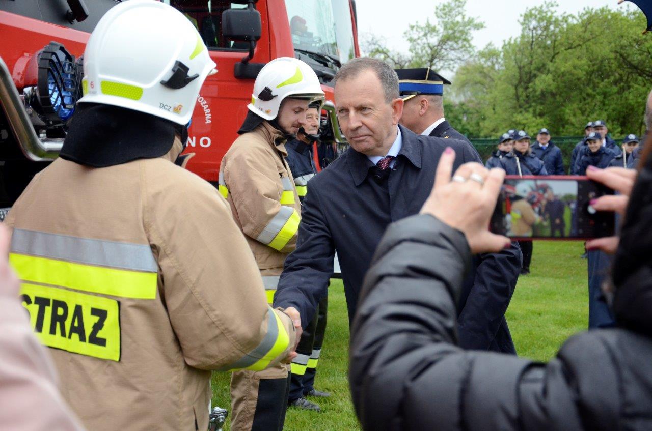 Nowe wozy i odznaczenia dla strażaków z gminy Kolbuszowa | ZDJĘCIA | - Zdjęcie główne