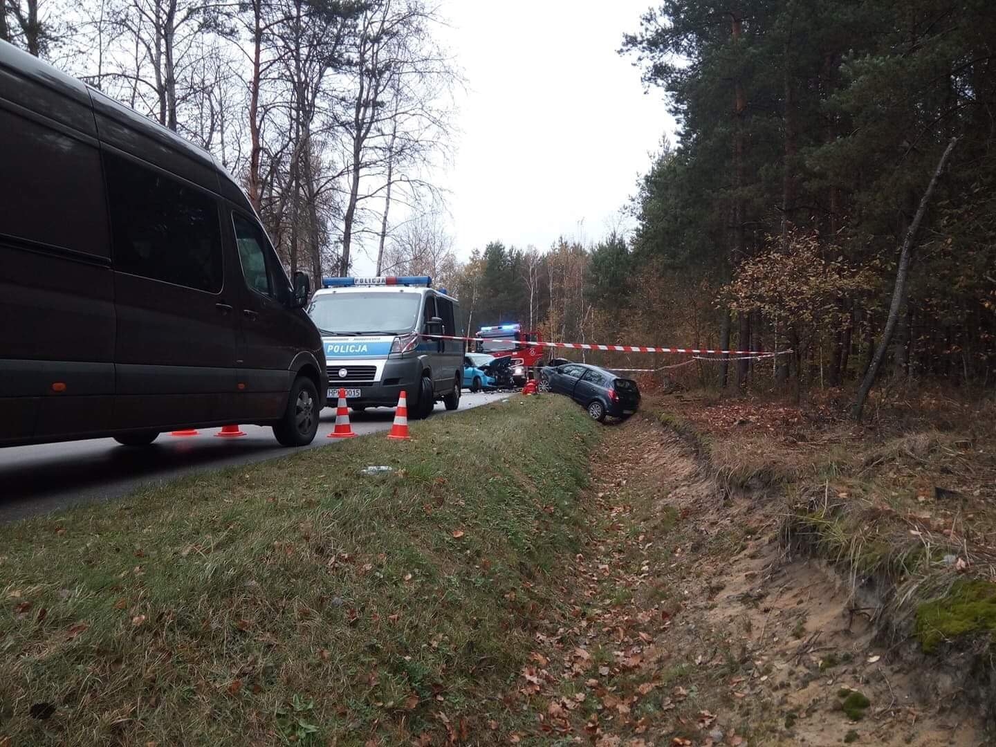 Z OSTATNIEJ CHWILI. Zderzenie dwóch samochodów |ZDJĘCIA| - Zdjęcie główne