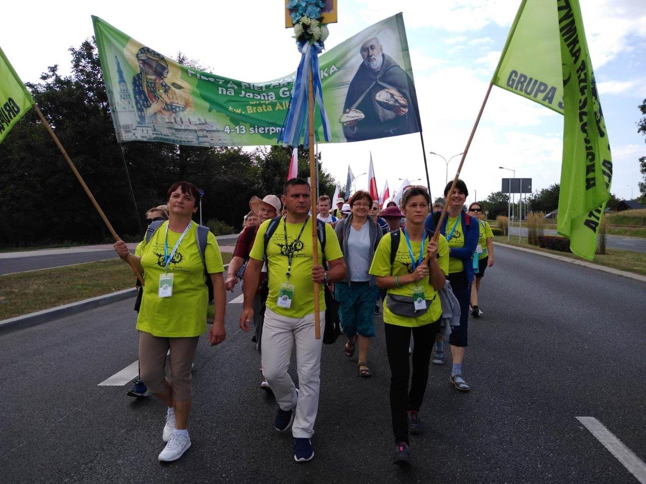 Piesza pielgrzymka na Jasną Górę. Wśród pątników są mieszkańcy naszego powiatu  - Zdjęcie główne