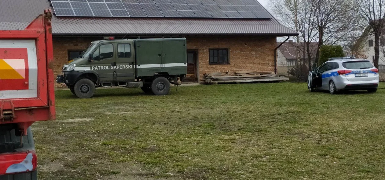 Podczas sadzenia drzewek znalazł pocisk. Do Kupna wezwano policję i saperów - Zdjęcie główne