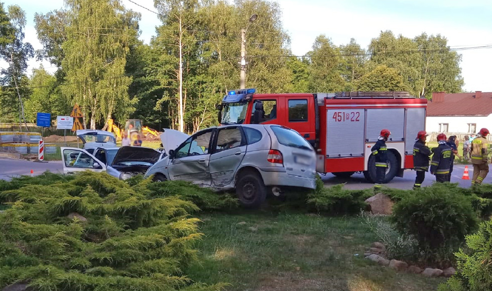 Wypadek w Mechowcu. Pięć osób przewieziono do szpitala [FOTO] - Zdjęcie główne