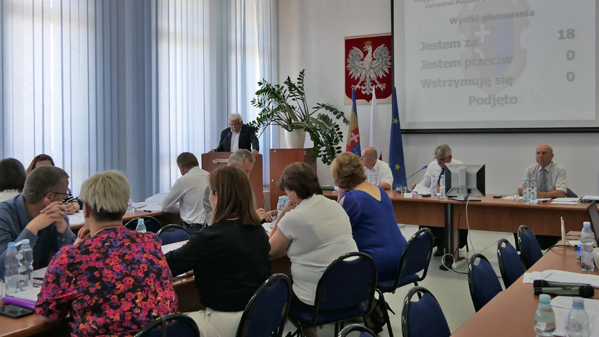 Radni udzielili Zarządowi Powiatu Kolbuszowskiego wotum zaufania oraz absolutorium - Zdjęcie główne