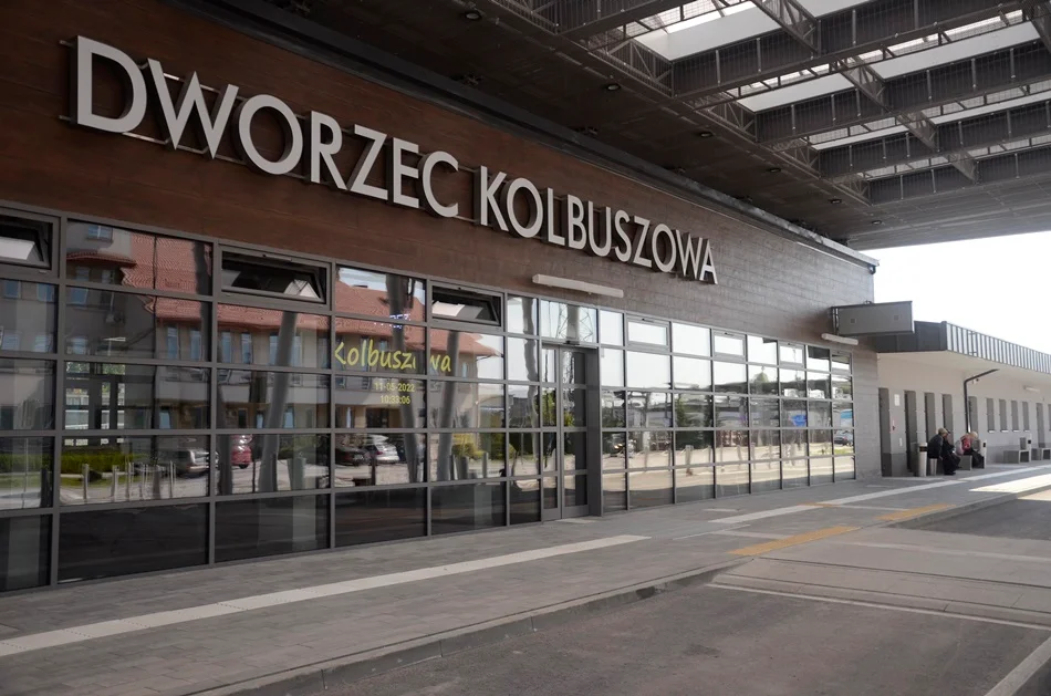 Dworzec w Kolbuszowej pierwszego dnia otwarcia.