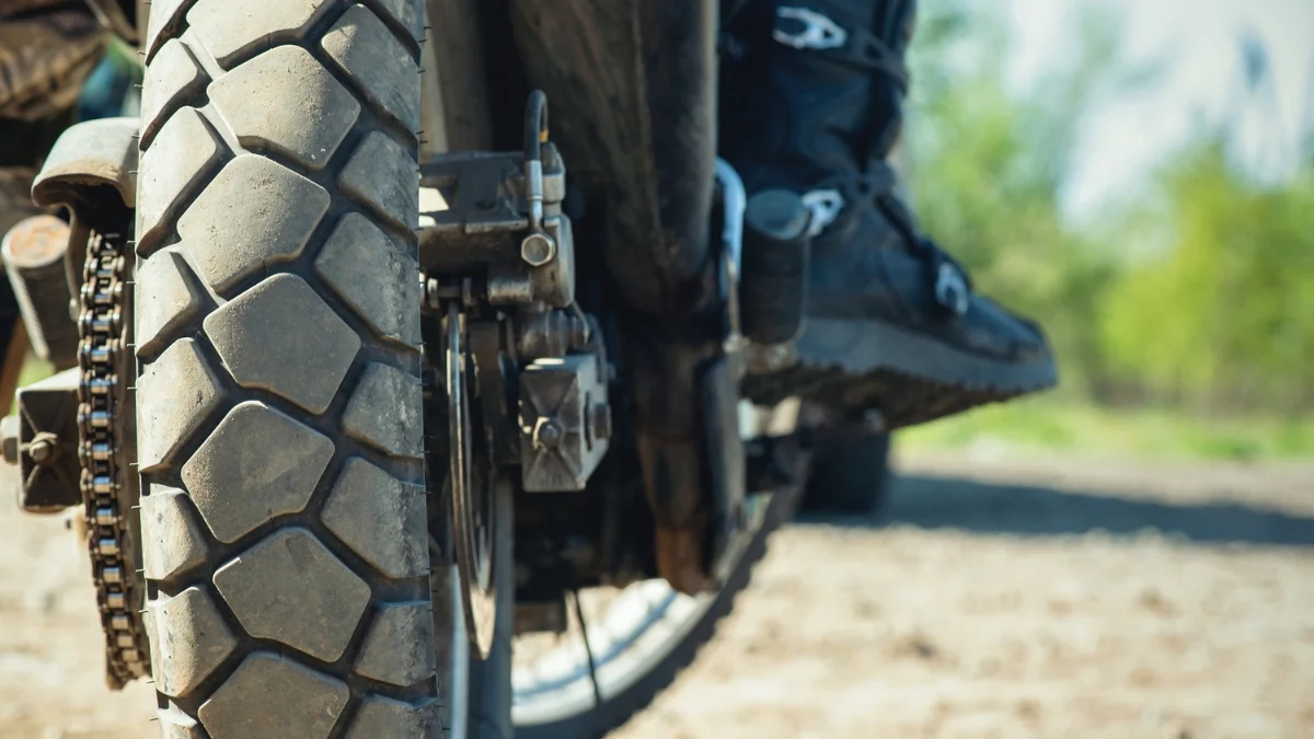 Pił alkohol na terenie skansenu i wsiadł na motocykl. Został ujęty obywatelsko w Kolbuszowej. Miał blisko 3 promile - Zdjęcie główne