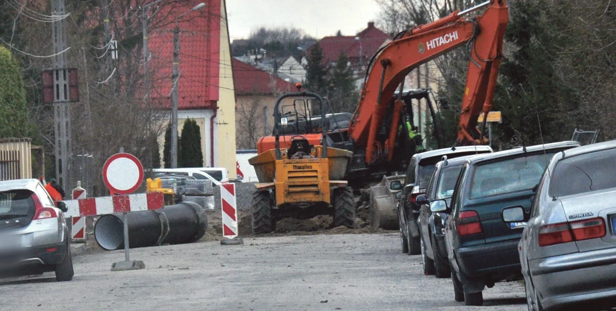 Ostry sprzeciw w sprawie połączenia ulicy Kolejowej z ulicą Ruczki w Kolbuszowej. Mieszkańcy mówią głośno NIE - Zdjęcie główne