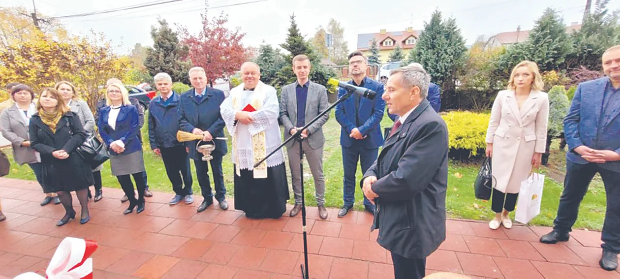 Gmina Raniżów. Szkoła w Zielonce zyskała drugie życie. Powstała tam wypożyczalnia sprzętu rehabilitacyjnego - Zdjęcie główne