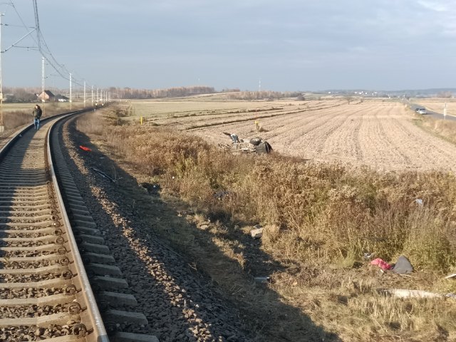 Na miejscu pracują m.in. policjanci. 