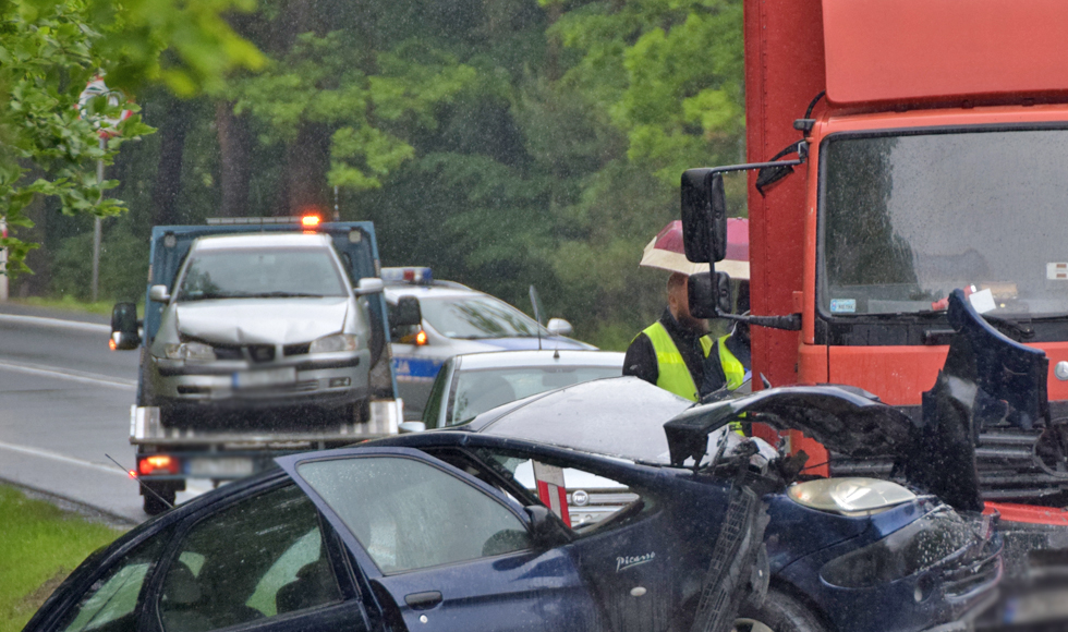 Wypadek po stłuczce. Policja o sobotniej czołówce w Widełce  - Zdjęcie główne