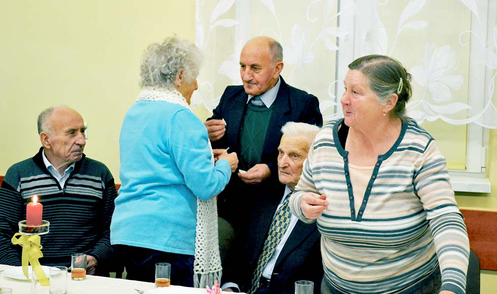 Wspólna wigilia starszych i samotnych mieszkańców Brzostowej Góry - Zdjęcie główne