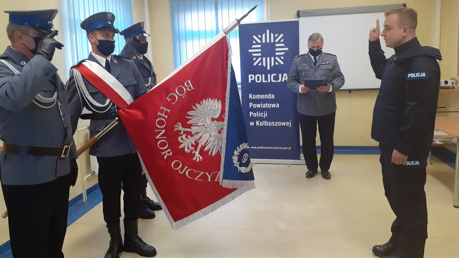 Nowy policjant w kolbuszowskiej jednostce - Zdjęcie główne